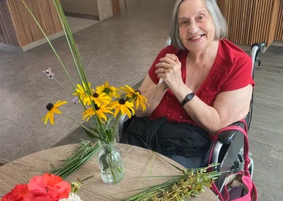 Residents flower arranging at the Meadowcroft in Tooting & Wandsworth